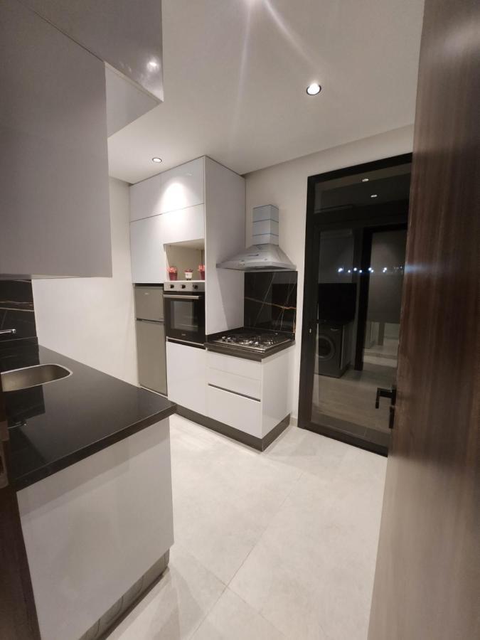 Modern Luxury Retreat: 2-Bedroom Apartment In The Heart Of Marrakech Marrakesh Exterior photo