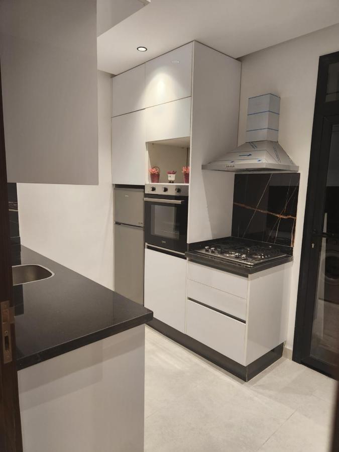 Modern Luxury Retreat: 2-Bedroom Apartment In The Heart Of Marrakech Marrakesh Exterior photo